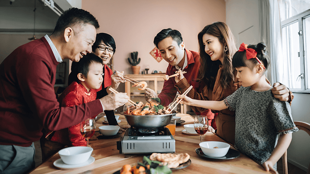 2024 農曆春節家族聚餐必備餐桌！3 招實用技巧教你解放用餐桌空間！