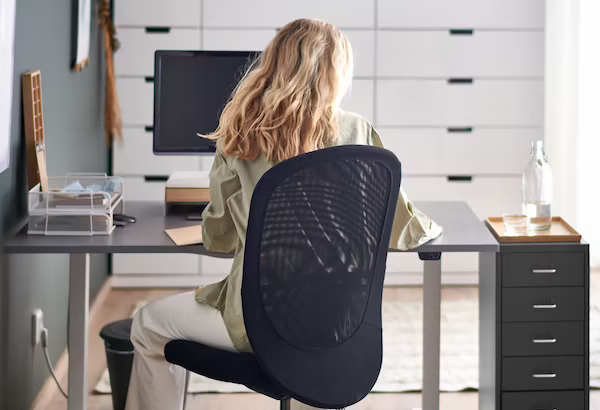 舒適辦公桌椅助您提高居家工作效率
