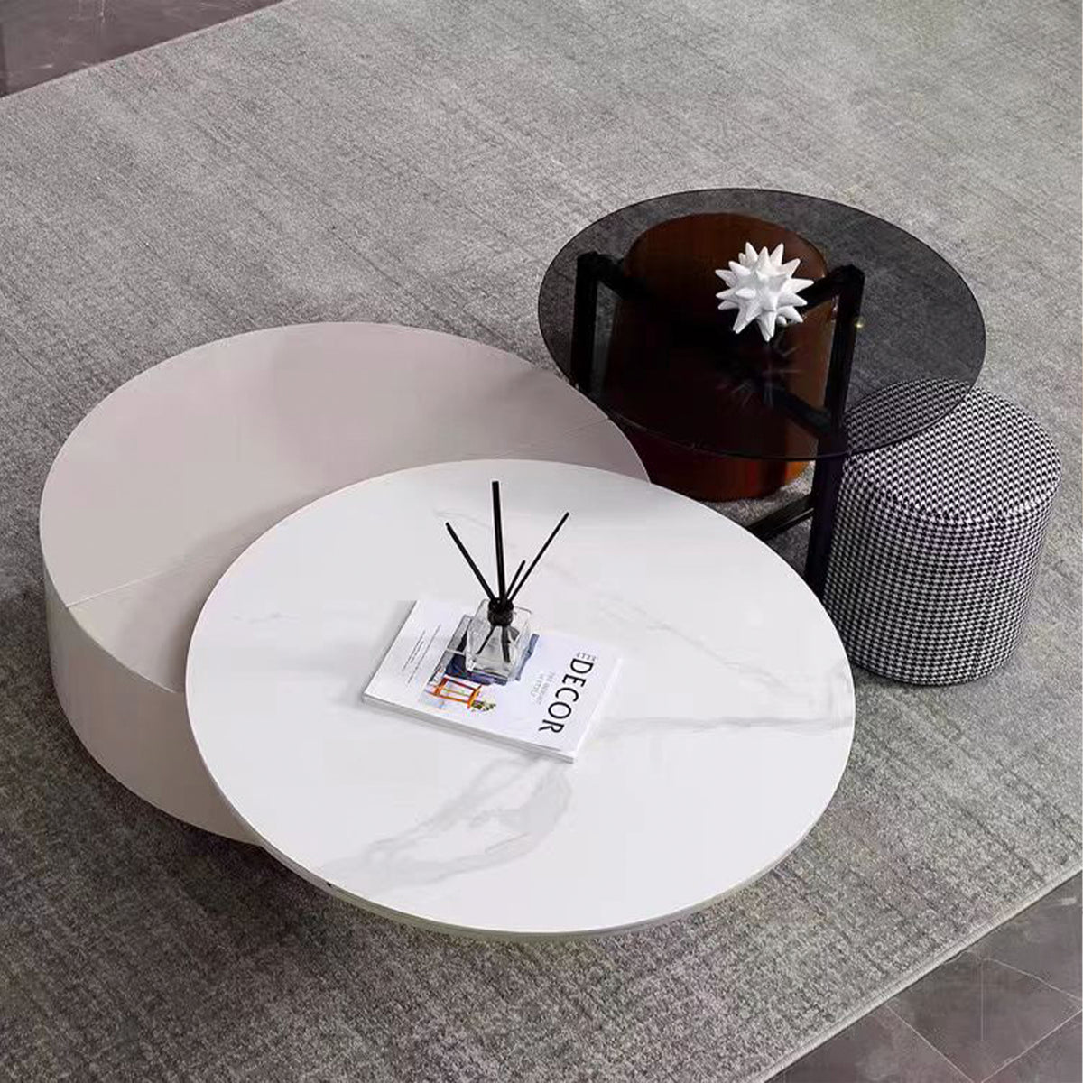 放置客廳的 FLEXORA 茶几組